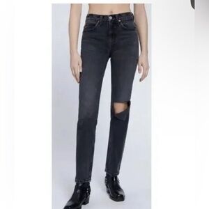 NWT RE/DONE 70’s Straight Worn Black with Rip Sz 25